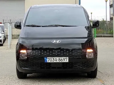 Hyundai Staria · 2023 год