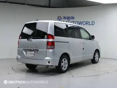 Toyota Noah 2005, 187746 км, за 5942.63 USD