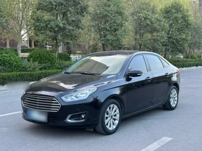 Ford Escort · 2015 год