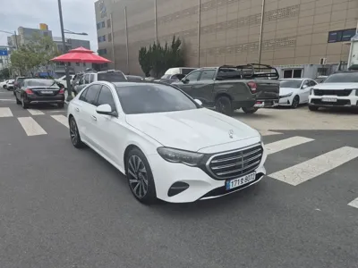Mercedes-Benz E-Class 2024, 29648 км, за 42996.77 USD