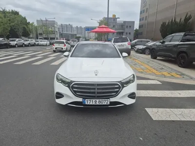 Mercedes-Benz E-Class 2024, 29648 км, за 42996.77 USD