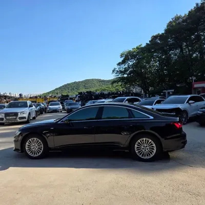 Audi A6 2021, 98752 км, за 15276.6 USD