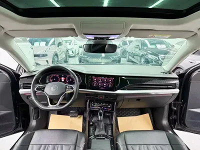 Volkswagen Passat 2023, 40000 км, за 18033.18 USD - фото 9