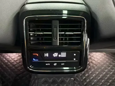Volkswagen Passat 2023, 40000 км, за 18033.18 USD - фото 19