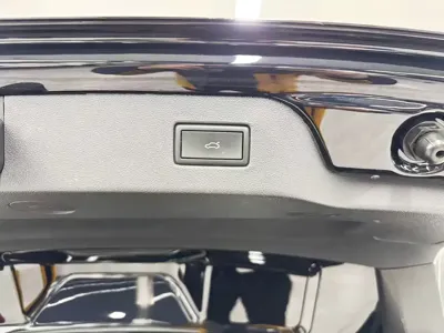 Volkswagen Passat 2023, 40000 км, за 18033.18 USD - фото 20