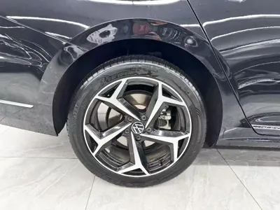 Volkswagen Passat 2023, 40000 км, за 18033.18 USD - фото 24