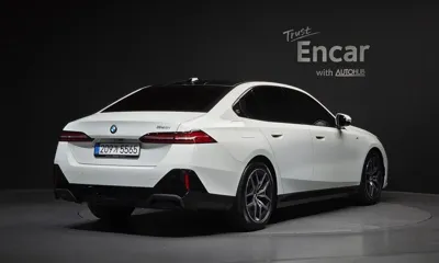 BMW 5-Series 2025, 14613 км, за 41643.69 USD