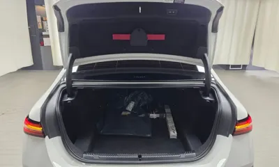 BMW 5-Series 2025, 14613 км, за 41310.14 USD - фото 20