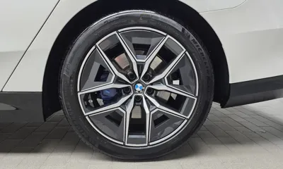 BMW 5-Series 2025, 14613 км, за 41310.14 USD - фото 21