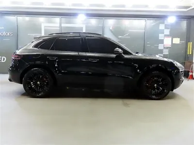 Porsche Macan 2015, 88286 км, за 21417.25 USD