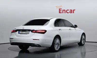 Mercedes-Benz E-Class 2021, 56850 км, за 23730.85 USD