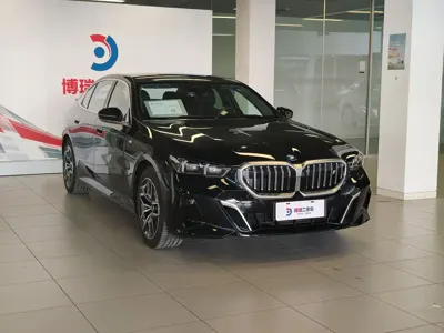 BMW i5 2025, 500 км, за 41963.79 USD