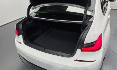 BMW 3-Series 2021, 84111 км, за 18445.58 USD - фото 32