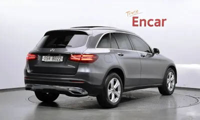Mercedes-Benz GLC-Class 2018, 65537 км, за 17415.32 USD - фото 2