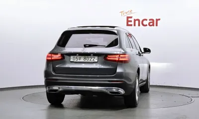 Mercedes-Benz GLC-Class 2018, 65537 км, за 17415.32 USD - фото 4