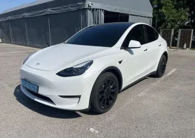 Tesla Model Y 2023, 39228 км, за 5869.91 USD