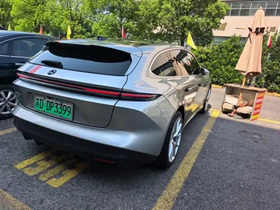 Nio ET5T 2023, 90000 км, за 18690.26 USD