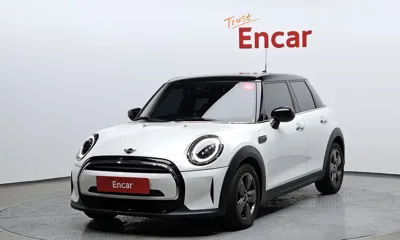 MINI Cooper · 2023 год
