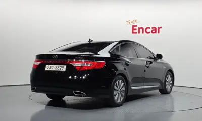 Hyundai Grandeur 2015, 150638 км, за 4486.29 USD