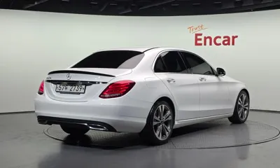 Mercedes-Benz C-Class 2018, 68943 км, за 12143.89 USD