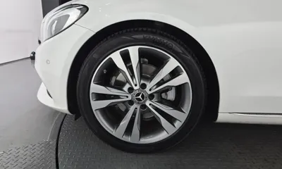 Mercedes-Benz C-Class 2018, 68943 км, за 12143.89 USD
