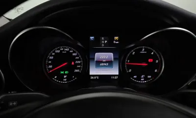 Mercedes-Benz C-Class 2018, 68943 км, за 12143.89 USD - фото 8