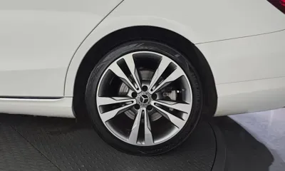 Mercedes-Benz C-Class 2018, 68943 км, за 12143.89 USD - фото 21