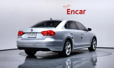 Volkswagen Passat 2014, 90719 км, за 3277.72 USD