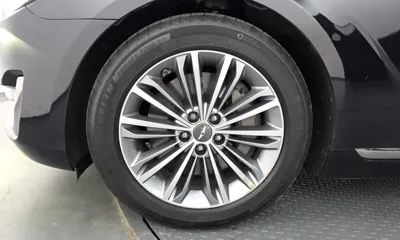 Genesis EQ900 2016, 215101 км, за 5334.38 USD