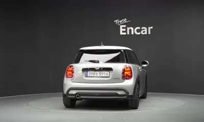 MINI Cooper 2024, 8760 км, за 19233.29 USD