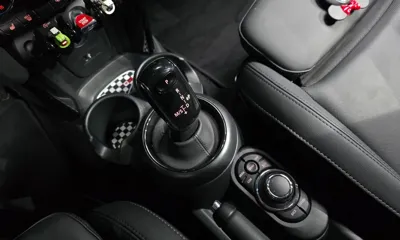 MINI Cooper 2024, 8760 км, за 19233.29 USD - фото 9