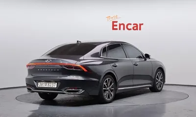 Hyundai Grandeur 2022, 122714 км, за 11971.8 USD - фото 2