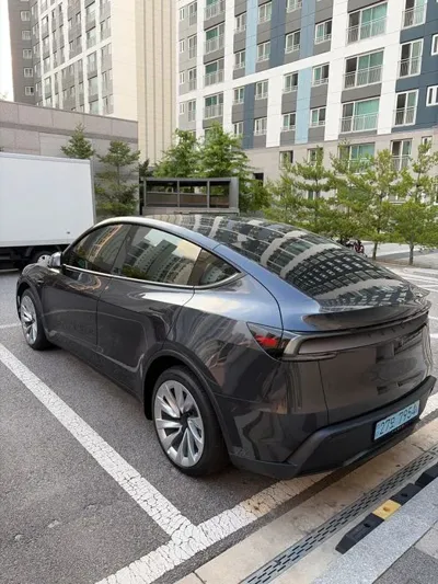 Tesla Model Y 2025, 8170 км, за 40390.9 USD