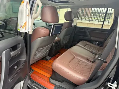 Toyota Land Cruiser 2019, 76000 км, за 63254.18 USD