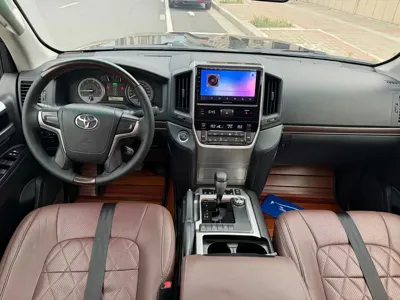 Toyota Land Cruiser 2019, 76000 км, за 63254.18 USD