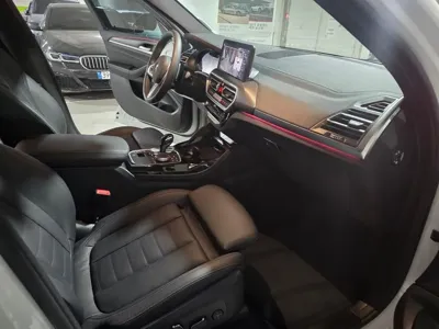 BMW X4 2025, 4277 км, за 43980.57 USD - фото 12