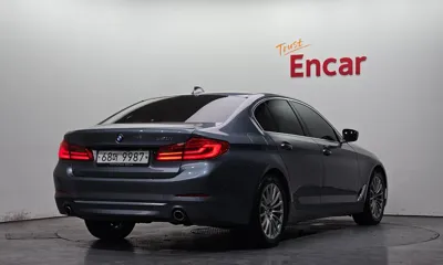 BMW 5-Series 2019, 77755 км, за 15923.35 USD