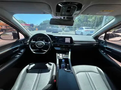 Hyundai Sonata 2021, 73000 км, за 9637.84 USD