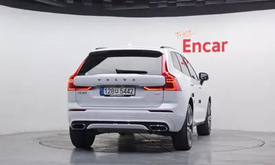 Volvo XC60 2021, 104545 км, за 21737.69 USD