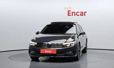 Volkswagen Passat 2021, 73434 км, за 18800.43 USD