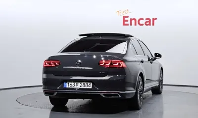 Volkswagen Passat 2021, 73434 км, за 18800.43 USD
