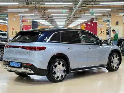 Mercedes-Benz EQS 2024, 10400 км, за 136745.4 USD