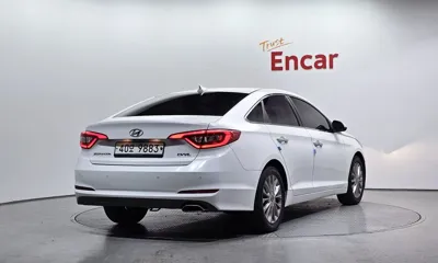 Hyundai Sonata 2015, 158774 км, за 4296.67 USD
