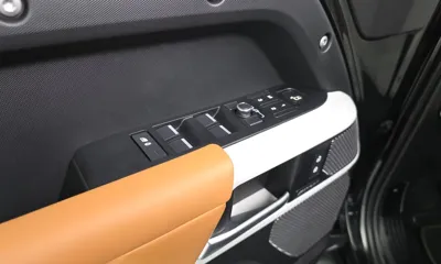 Land Rover Defender 2023, 72373 км, за 49166.34 USD - фото 33