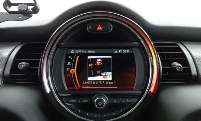 MINI Cooper 2019, 58506 км, за 9518.18 USD - фото 19