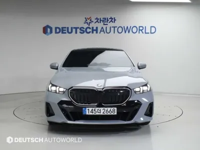 BMW 5-Series 2026, 5020 км, за 50055.24 USD