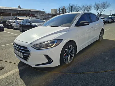 Hyundai Avante 2016, 148000 км, за 4398.06 USD