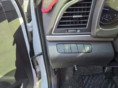 Hyundai Avante 2016, 148000 км, за 4398.06 USD - фото 15