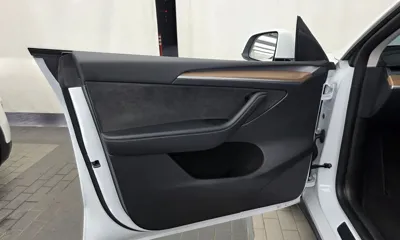 Tesla Model Y 2024, 32184 км, за 26587.78 USD - фото 24