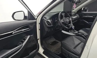 Kia Seltos 2021, 58090 км, за 12117.27 USD - фото 11